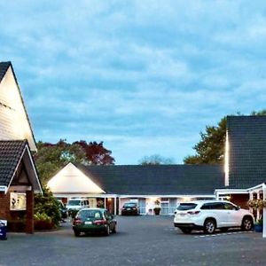 Palm Court Motor Inn